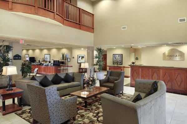 Wingate By Wyndham - West Hotel